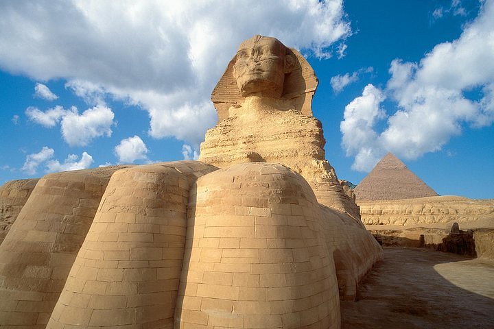 Private Guided Tour To Cairo ( Sphinx & 3 Pyramids & Egyptian Museum & Lunch) From Hurghada