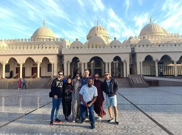 Top-Rated Private City Tour in Hurghada (4 Hours) with Traditional Egyptian Dinner