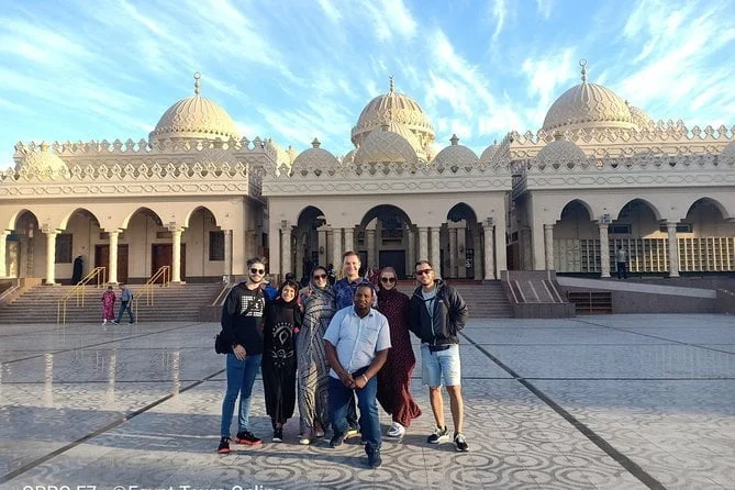 Top-Rated Private City Tour in Hurghada (4 Hours) with Traditional Egyptian Dinner