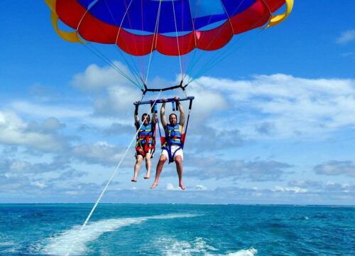 Private Parasailing Experience in Hurghada-with Private Transfer