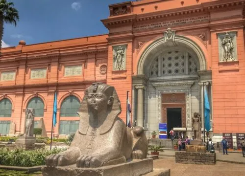 Hurghada to Cairo Day Trip by Small Group Minivan (8–10 Guests) – Giza Pyramids & Egyptian Museum